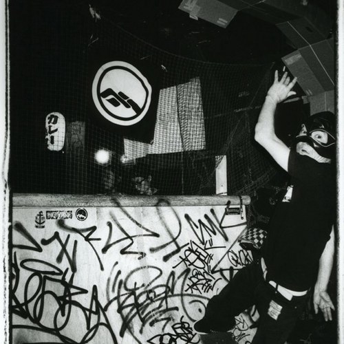 dalthehandsome's profile picture. 自称 変態で1972年生まれと主張するが、なかなか理解されてもらえない♂の人間とゆう設定。スケートボードが好きだが上手くはない。