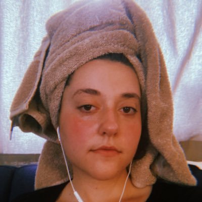 hannahnels0n's profile picture. too many crushes