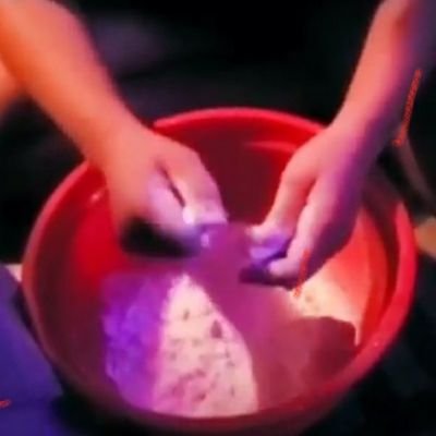 ASMRTist
I 💘 all things Powdery, Dusty, like Chalk.
I 💘 Floral Foam, Sponge Squeezes, etc..