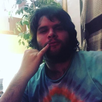 Crypto Enthusiast trying to make something out of nothing. P2E NFT AVAX SOL ETH AND BSC. Have love for it all.