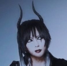 『-Ray-』STAFFによるアカウント【-Ray-】作曲 / 作詞 / 編曲 / Gt. / Vo. ⇨https://t.co/CJ3owr2r6W【WORKS】1stフルアルバム制作に向け、世界観を重視した楽曲を制作している。現在2曲目までYou Tubeに公開中【Likes】V-Rock etc.