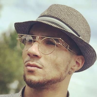 DoguizzD's profile picture. je me nourris de jalousie , est vie c'est journée à 100%.