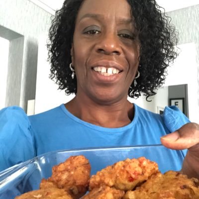 Hi I’m Edwina Chef in Residence and Nutritionist. Cooking with children is an opportunity to influence good nutrition, healthy eating and a valuable life skill.