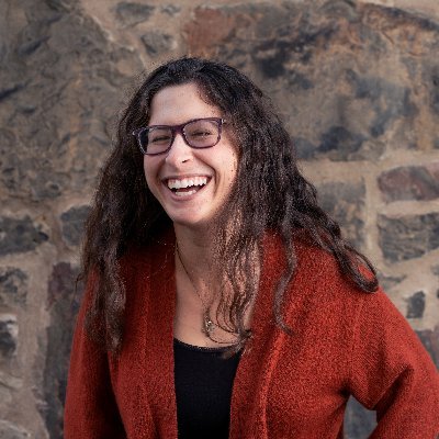 Senior account manager at @clark_comms. New Yorker turned Edinburgher. I read, I write, and I use the Oxford comma.
She/Her
