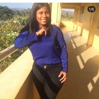 Maestra de Lenguas Extranjeras. Dominican Republic-born.
