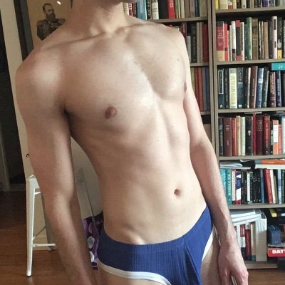 w1876j's profile picture. NYC. certified short king. smooth & submissive.  DM me what a good boy I am.