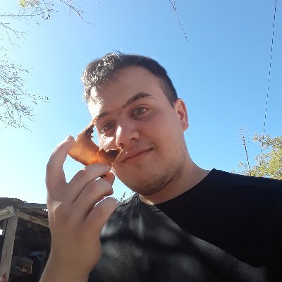 Una persona buena onda. Otaku y subo cosas de youtube o caps de la play jajaja.