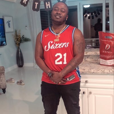 YWaddle's profile picture. Fargo. A lot can happen in the middle of nowhere 🇬🇭