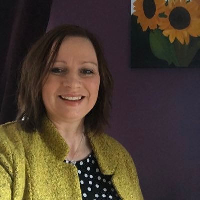Creator of original landscape and coastal artworks with fine art prints. Founder of the Louth Plein Air Art Festival. Member of Louth Craftmark.
