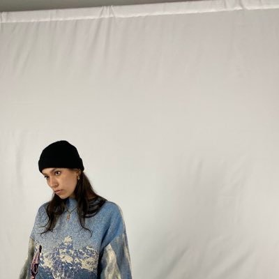 thatweirdbinch's profile picture. i only tweet high