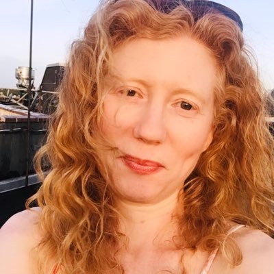fiery_jennyrose's profile picture. Peace, love, and you can call me Red • Health & Wellness Copywriter • Nomadic Irish soul ☘️ Oh! I snorkel now 🐠 • Be Present ✨ @CoMayoFDN 🇮🇪