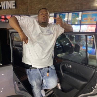 Young nigga I got issues on the grind I got plans to get richer #CRUSHIT 3 in from Gold