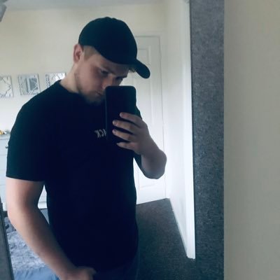 Musician|Artist|Song Writer|Guitarist|24| Drop me a request| 👻Snapchat: jakerwiddowson Instergram: j_rwiddowson