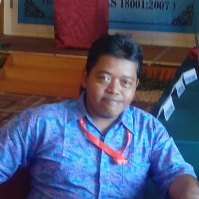 4 november 1986 aku lahir, aku orangnya gendut, item, jelek, tapi baik hati dan tdk sombong, suka berteman dan gila kerja.