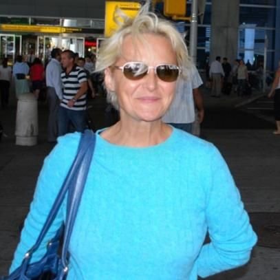 Dinanunz's profile picture. Из золота вихри и карты всех стран на свете.