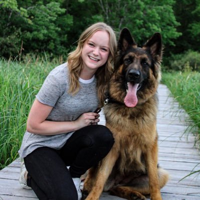 chelseaariles's profile picture. 