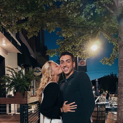 elundeen12's profile picture. ☆ ☆ ☆ ☆ ☆ ☆