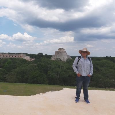 Analista BI UTEL, Consultor de Informática Aplicada.
Ingeniero en Informática IPN.Ciclista Urbano.Apasionado de viajar.