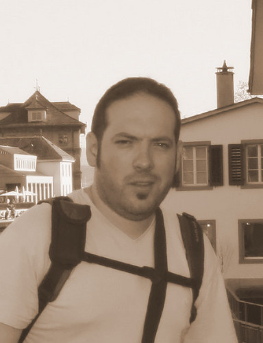 Full Professor at University of Alicante. My main research topics are Computer Vision and Computational Intelligence.
