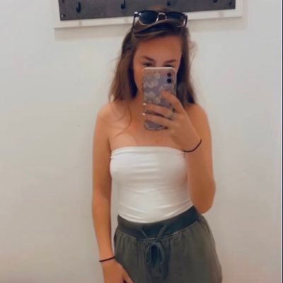 Tweeting isn’t my thing but fuck it 🤷🏼‍♀️