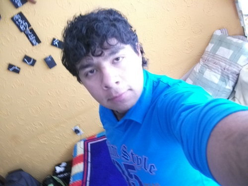 Un carismático, sencillo y guapísimo Otaku jajaja, mi vida es una locura... 神の罪 (...) El caos es el origen de todo y yo el maestro de él ^w^