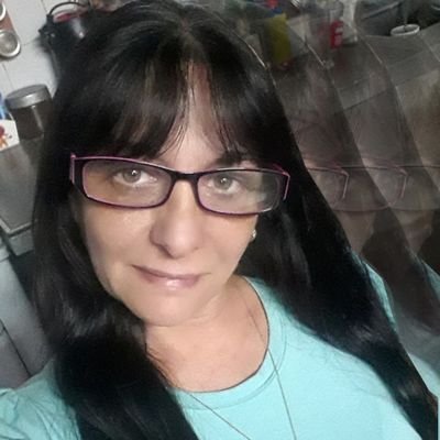 SandraIrigoyen3's profile picture. hincha del mejor del interior leprosa a morir 🔴⚫😍
♒acuariana dulce y cariñosa 😍