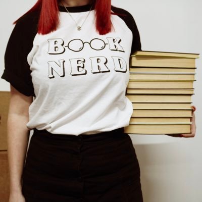 Lectora, Gamer, Fangirl: Vampiro, Slytherin, Bruja, Tributo, Nefilim, Divergente, Despertada, Cazadora, Semidiosa, Luxen, Corredora...