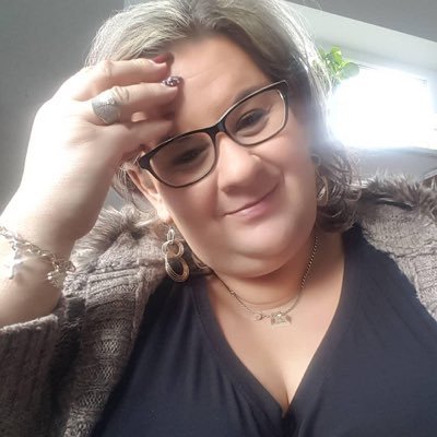 Rich and legit sugar mummy looking for a serious sugar baby to spoil with some weekly allowance 
DM if you're interested.