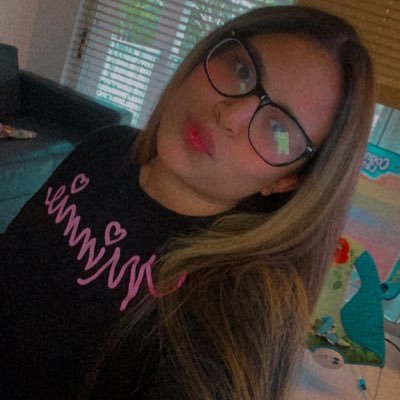 Nessyy_27's profile picture. Ryan 💙👩‍👦 Daniel 💍👩‍❤️‍💋‍👨  $nessyy27