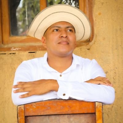 DIOS sobre todas las cosas. Docente/Político - Social. Viviendo y aprendiendo cada día.
Soy Panameñista de 💜.
Fanático de la #LeñaRoja🔥♥⚾©