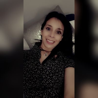 Venezolana y vecina del pato lucas . .