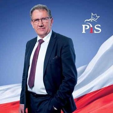 Poseł na Sejm RP IX kadencji, starosta jarosławski (2006–2010, 2014–2019). W 2019 powołany na wiceprezesa Związku Powiatów Polskich.