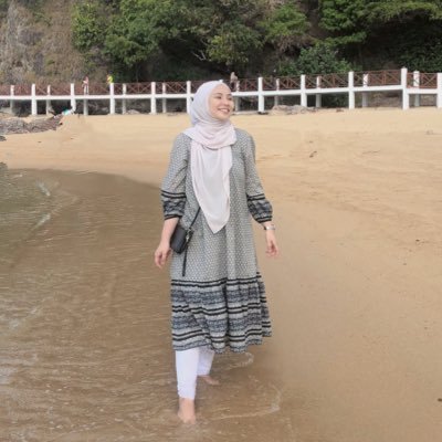 SharleenNajwa's profile picture. Rarely active in twitter