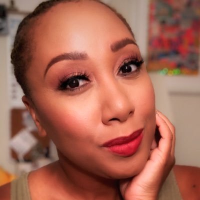 ClearyPetra's profile picture. International Beauty Educator, Makeup Artist and Thought Leader in Clean Beauty & Wellness