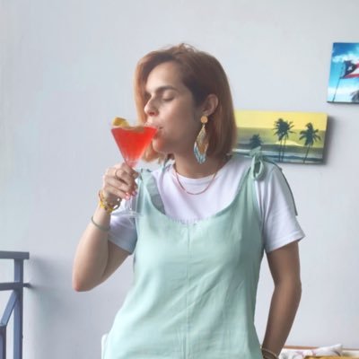 Geminiana de Coamo Puerto Rico, de5' con pecas y pelo rojo.