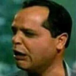 قيل في تعريف السّعادة : شخص يشبهك جداً 🌸♥