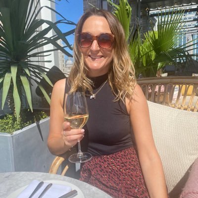 louloubells88's profile picture. We're all in the gutter, but some of us are looking at the stars...