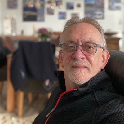 Ich… über 20 Jahre Kleinunternehmer in Deutschland… danach einige Jahre auf Mallorca… und jetzt zurück zu meinen Wurzeln…