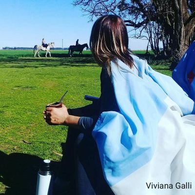 Mamá, esposa, hija, nieta, amiga, comunicadora de Juan Nepomuceno Fernández, Necochea. Contratista y Mujer Rural. 
Superar la adversidad ayuda a fortalecernos💙