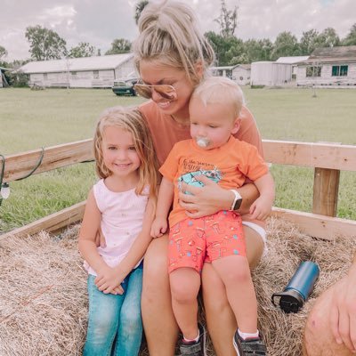 savmust's profile picture. Elementary Education 📚🍎