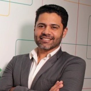 Digital Enthusiast - Creative Strategist
Founder - OKA NETWORK
Marketing Manager - Positivo Tecnologia