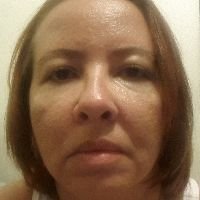 Tenho 49 anos, sou brasileira, professora de História, Sociologia; Farmacêutica; Romântica... Mãe de um garoto de 21 anos - Thomas.
