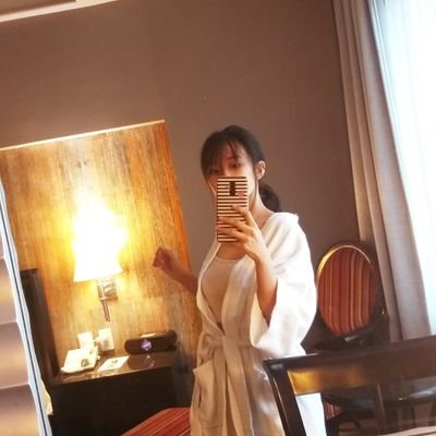 alpha_queenbee's profile picture. pelepens🇵🇭