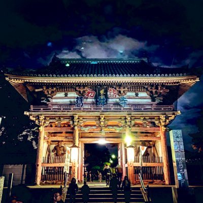 大阪藤井寺市にある西国5番葛井寺のアカウントです。本尊は1000本以上実際に手をもつ日本で唯一の千手観音様です。
