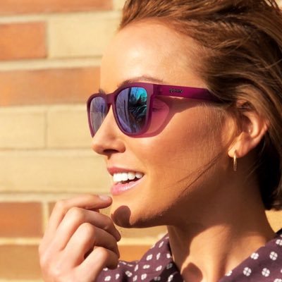 nicjeanette's profile picture. I’m just here interested and distracted.