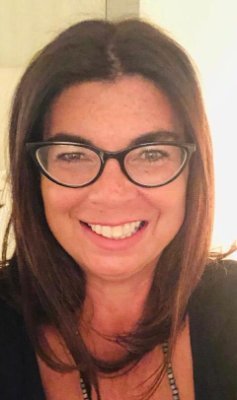 AnaLuizaPiresd3's profile picture. Teacher at the Federal University of Health Sciences of Porto Alegre; Language Educator