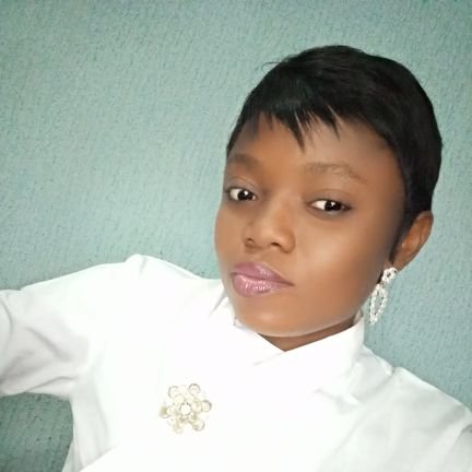 Elizabe24372409's profile picture.