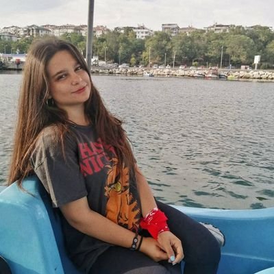 sevvalkocak07's profile picture. Demli iki çay ver usta biri bana diğeri gelmeyen dosta..