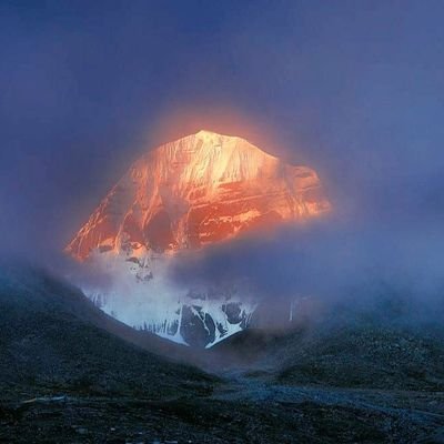 ayushmishra95_'s profile picture. ॐ पूर्णमदः पूर्णमिदम् पूर्णात् पूर्णमुदच्यते |
पूर्णस्य पूर्णमादाय पूर्णमेवावशिष्यते ||