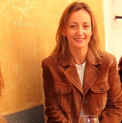 elenabedmar's profile picture. Genéticamente inconformista.Curiosa e inquieta. Sevillana afincada en Madrid, obsesionada con vivir al máximo la vida.